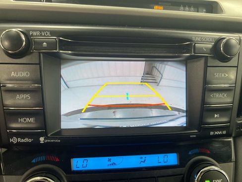 Used 2017 Toyota RAV4 XLE AWD/4WD image 15