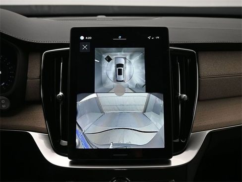 New 2026 Volvo XC90 B6 Plus w/ Protection Package Premier image 22