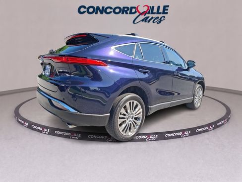 Used 2023 Toyota Venza Limited AWD/4WD image 6