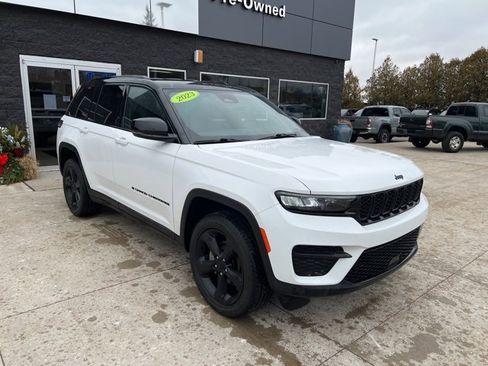 Certified 2023 Jeep Grand Cherokee Altitude image 1