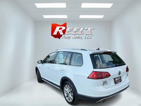 Used 2017 Volkswagen Golf Alltrack SE AWD/4WD image 31