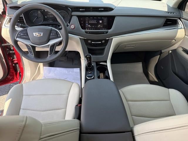Used 2025 Cadillac XT5 Premium Luxury w/ Technology Package AWD/4WD image 18