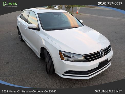Used 2017 Volkswagen Jetta SE image 4