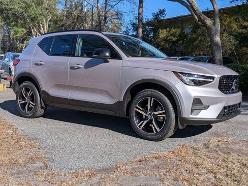 New 2026 Volvo XC40 B4 Core image 2