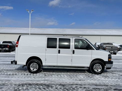 Used 2024 GMC Savana 2500 w/ Driver Convenience Package image 8