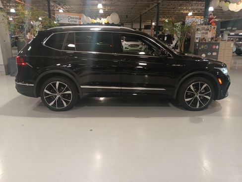 Used 2024 Volkswagen Tiguan SEL R-Line AWD/4WD image 5
