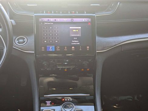 Used 2022 Jeep Grand Cherokee L Limited AWD/4WD image 19