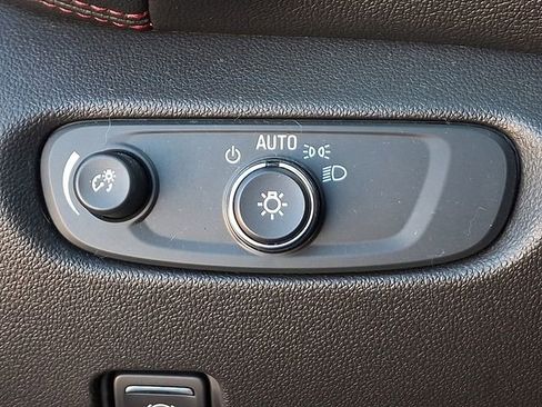 Used 2019 Chevrolet Blazer RS image 27