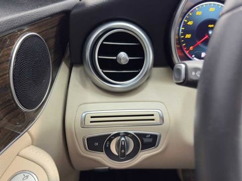 Used 2021 Mercedes-Benz C 300 Sedan image 34