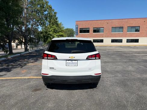 Used 2023 Chevrolet Equinox LS w/ Driver Confidence II Package AWD/4WD image 4