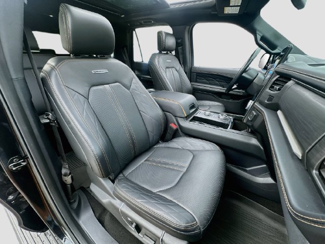 Used 2023 Ford Expedition Platinum AWD/4WD image 31