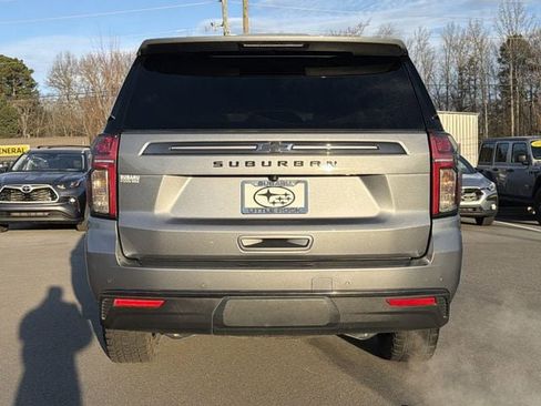 Used 2022 Chevrolet Suburban Z71 image 4