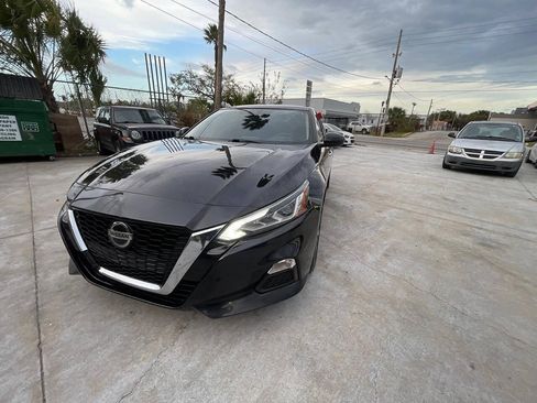 Used 2021 Nissan Altima 2.5 SV FWD image 5