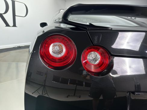Used 2015 Nissan GT-R Premium AWD/4WD image 15