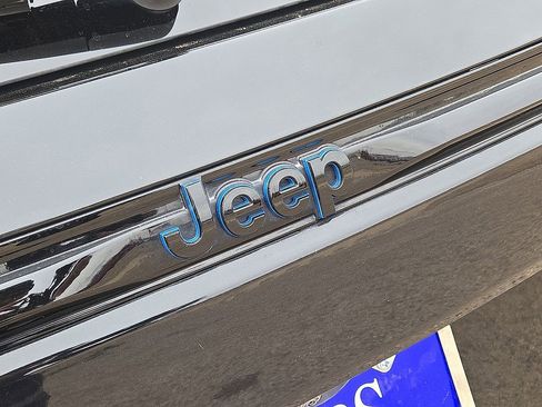 Used 2022 Jeep Grand Cherokee Trailhawk w/ Advanced Protech Group II image 13