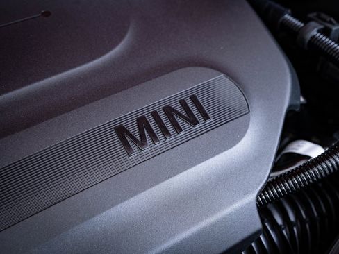 Certified 2025 MINI Cooper S image 33