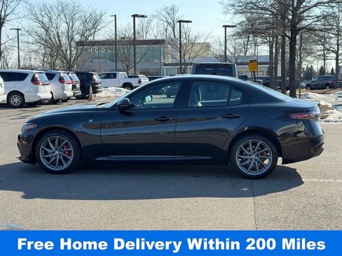Used 2024 Alfa Romeo Giulia Ti image 9