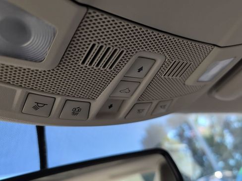 Used 2017 Ford Fusion SE image 21