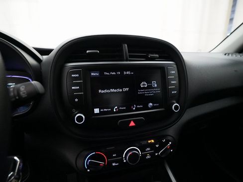 Certified 2023 Kia Soul LX w/ LX Technology Package image 6