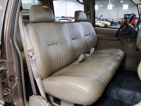 Used 1997 Chevrolet Silverado 3500 2WD Crew Cab w/ Convenience Pkg image 25