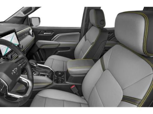 Used 2026 Chevrolet Colorado ZR2 w/ Technology Package AWD/4WD image 8