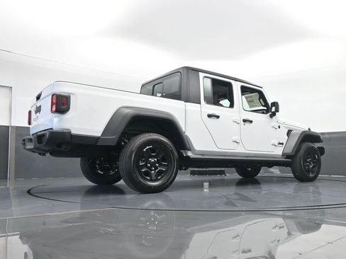 Used 2025 Jeep Gladiator Sport image 56