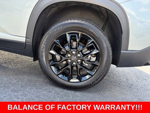 Used 2026 Chevrolet Traverse LT w/ Midnight/Sport Edition FWD image 10