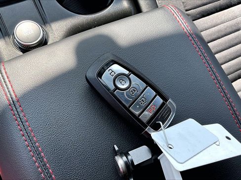Used 2025 Ford Explorer ST-Line AWD/4WD image 12