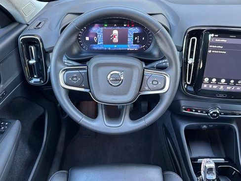 Certified 2024 Volvo XC40 B5 Plus w/ Protection Package Premier AWD/4WD image 15