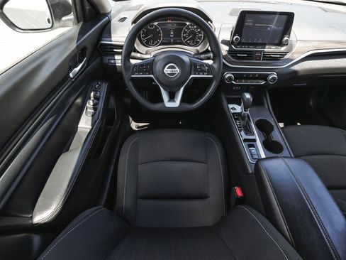 Used 2025 Nissan Altima 2.5 SV AWD/4WD image 42