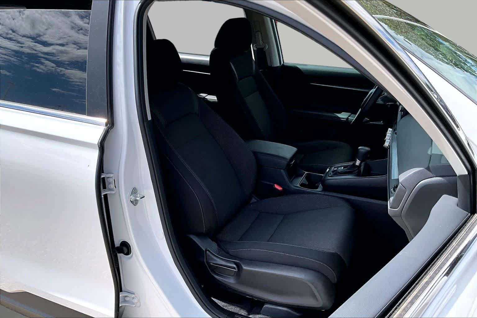 Used 2024 Honda CR-V EX image 9