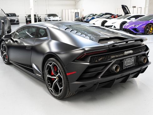 Used 2020 Lamborghini Huracan EVO image 7