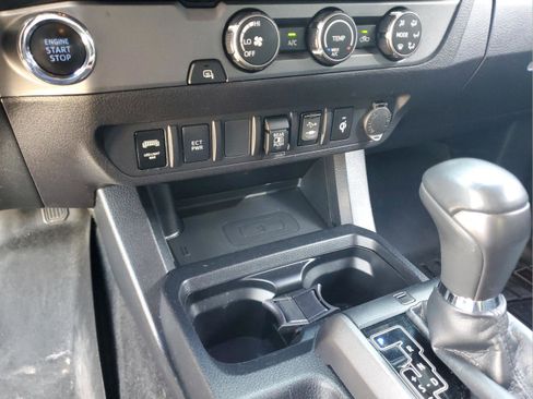 Used 2019 Toyota Tacoma TRD Off-Road RWD image 19