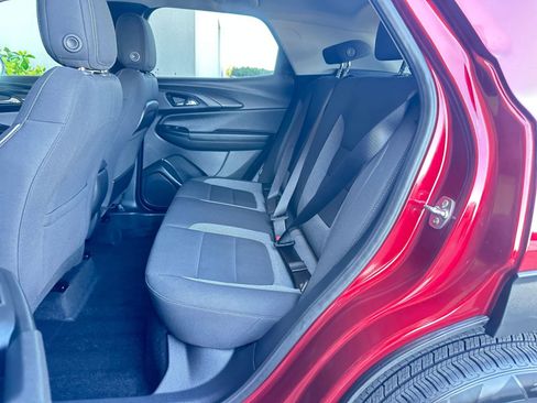 Used 2025 Chevrolet TrailBlazer LT image 37