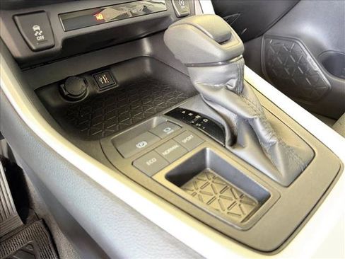 Used 2025 Toyota RAV4 XLE FWD image 16