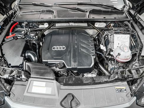 Used 2023 Audi Q5 2.0T Prestige w/ Prestige Package AWD/4WD image 3