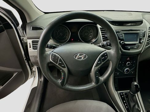 Used 2014 Hyundai Elantra SE w/ Option Group 02 FWD image 18