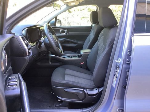 Used 2022 Kia Sorento LX FWD image 34