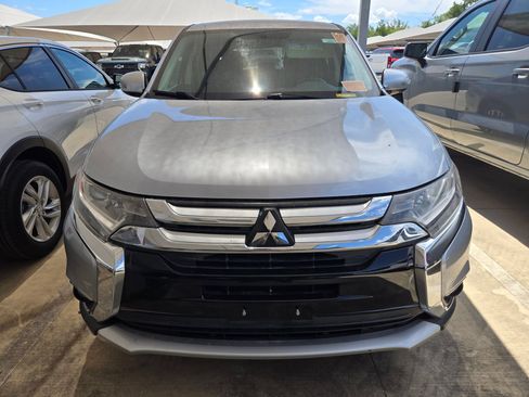 Used 2016 Mitsubishi Outlander SE FWD image 2