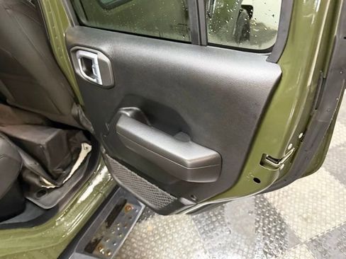 Used 2022 Jeep Gladiator Sport image 36