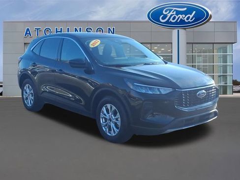 Certified 2023 Ford Escape Active w/ Tech Pack #2 image 3