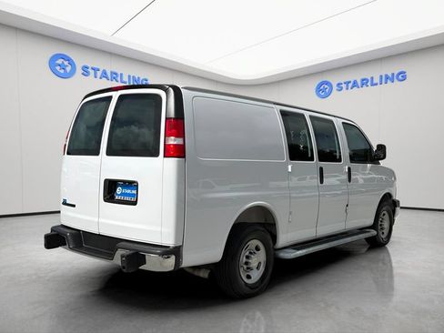 Used 2025 Chevrolet Express 2500 w/ Driver Convenience Package RWD image 10