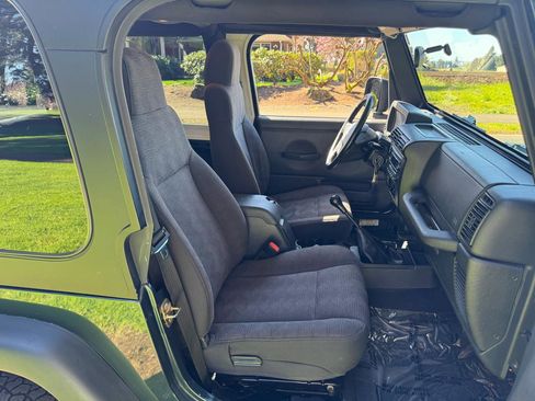 Used 2005 Jeep Wrangler Sport image 13
