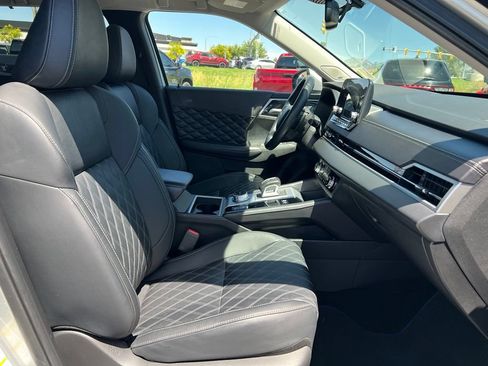 Used 2024 Mitsubishi Outlander SEL Black Edition AWD/4WD image 14