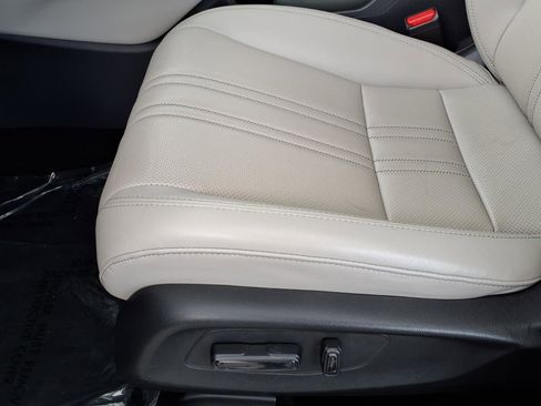 Used 2025 Honda HR-V EX-L image 7