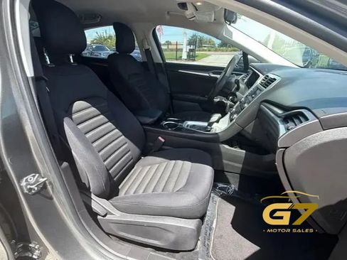 Used 2013 Ford Fusion SE FWD image 22