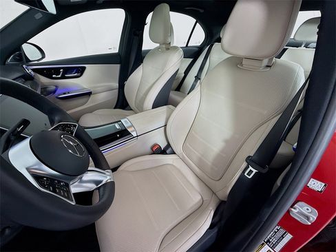 Used 2025 Mercedes-Benz C 300 4MATIC Sedan image 5