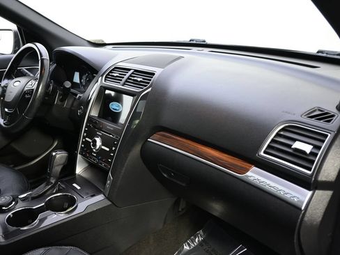 Used 2017 Ford Explorer Limited AWD/4WD image 12