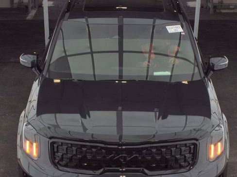 Used 2025 Kia Telluride SX Prestige X-Line image 2