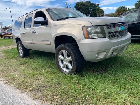 Used 2008 Chevrolet Suburban LTZ w/ LTZ Preferred Equipment Group image 1